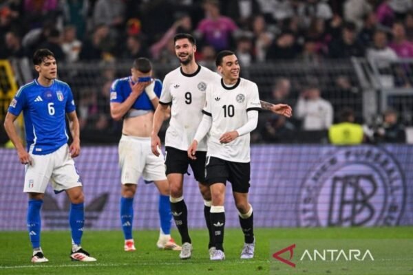 Tentu! Berikut adalah beberapa alternatif untuk judul "Nagelsmann: Ini permainan Jerman terbaik selama saya melatih":

1. "Nagelsmann: Kemenangan Terbaik Jerman di Bawah Kepemimpinanku"
2. "Nagelsmann: Pertandingan Paling Mengesankan Jerman Selama Saya Melatih"
3. "Nagelsmann: Ini Adalah Penampilan Terbaik Jerman Selama Era Kepelatihanku"
4. "Nagelsmann: Performans Terunggul Jerman Sejak Saya Menjadi Pelatih"
5. "Nagelsmann: Momen Terbaik Jerman Dalam Karir Melatih Saya"

Silakan pilih atau modifikasi sesuai kebutuhan!