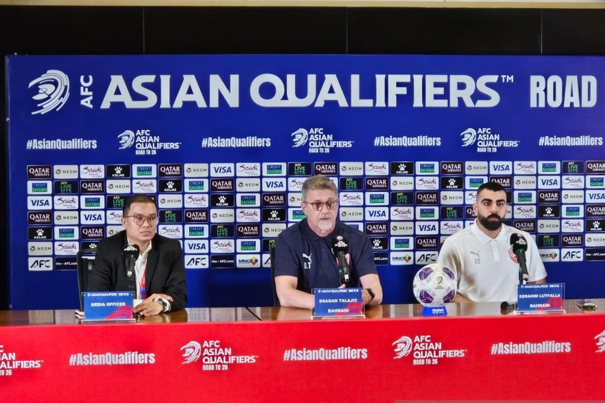 Berikut beberapa alternatif judul untuk "Pelatih Bahrain Enggan Komentari Pertemuan Terakhir dengan Indonesia":

1. "Pelatih Bahrain Hindari Diskusi Tentang Pertemuan Terakhir dengan Indonesia"
2. "Pelatih Bahrain Tidak Mau Berkomentar Soal Duel Terakhir Melawan Indonesia"
3. "Pelatih Bahrain Diam Seribu Bahasa Mengenai Pertemuan Terakhir dengan Indonesia"
4. "Pelatih Bahrain Lanjutkan Keheningan Terkait Pertandingan Terakhir Melawan Indonesia"
5. "Pelatih Bahrain Tutup Mulut Soal Laga Terakhir Melawan Indonesia" 

Silakan pilih yang paling sesuai!