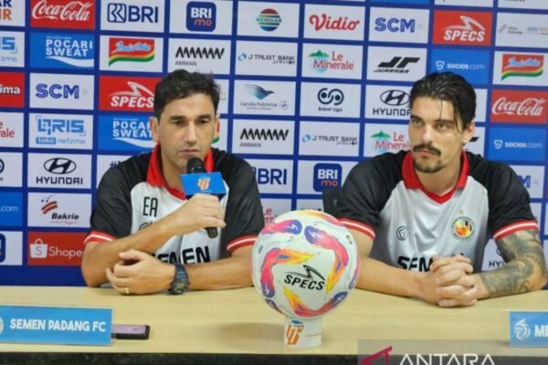 Pelatih Semen Padang Almeida Bersiap Raih Tiga Poin di Kandang Persija