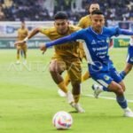 Here are a few alternative titles for "Jadwal Lengkap PSIM Yogyakarta di Super League Musim 2025/2026":

1. "Rincian Jadwal PSIM Yogyakarta di Super League 2025/2026"
2. "Kalender Pertandingan PSIM Yogyakarta di Super League 2025/2026"
3. "Seluruh Jadwal Pertandingan PSIM Yogyakarta di Super League Musim 2025/2026"
4. "Jadwal Pertandingan PSIM Yogyakarta Selama Super League 2025/2026"
5. "Komplet Jadwal PSIM Yogyakarta di Super League Musim 2025/2026" 

Feel free to choose any of these or modify them further!