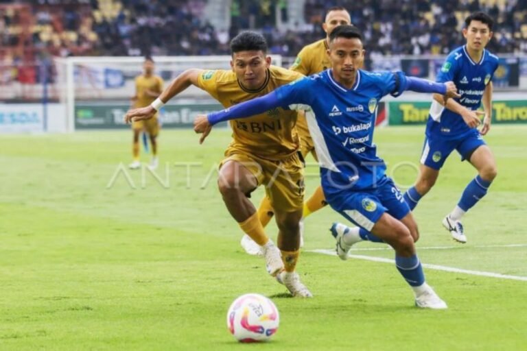 Here are a few alternative titles for "Jadwal Lengkap PSIM Yogyakarta di Super League Musim 2025/2026":

1. "Rincian Jadwal PSIM Yogyakarta di Super League 2025/2026"
2. "Kalender Pertandingan PSIM Yogyakarta di Super League 2025/2026"
3. "Seluruh Jadwal Pertandingan PSIM Yogyakarta di Super League Musim 2025/2026"
4. "Jadwal Pertandingan PSIM Yogyakarta Selama Super League 2025/2026"
5. "Komplet Jadwal PSIM Yogyakarta di Super League Musim 2025/2026" 

Feel free to choose any of these or modify them further!